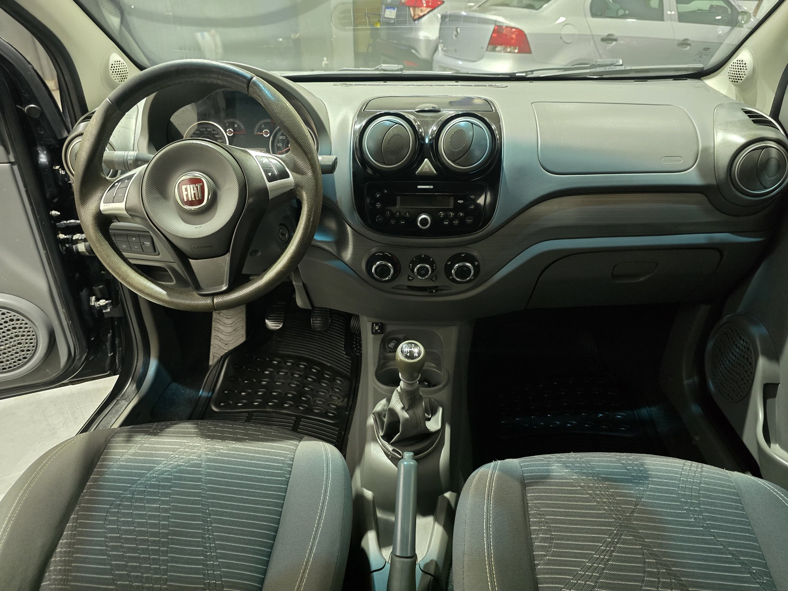 Fiat palio Attractive con gnc 7