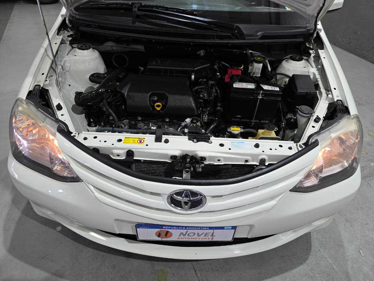 Toyota Etios 2015 Xs 1.5 5p Manual 10