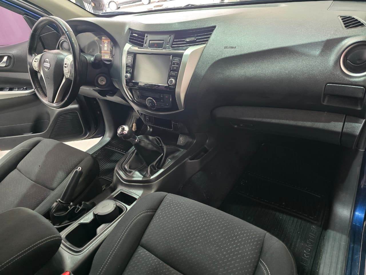 Nissan Frontier 2020 XE 4x2 MT Manual 8