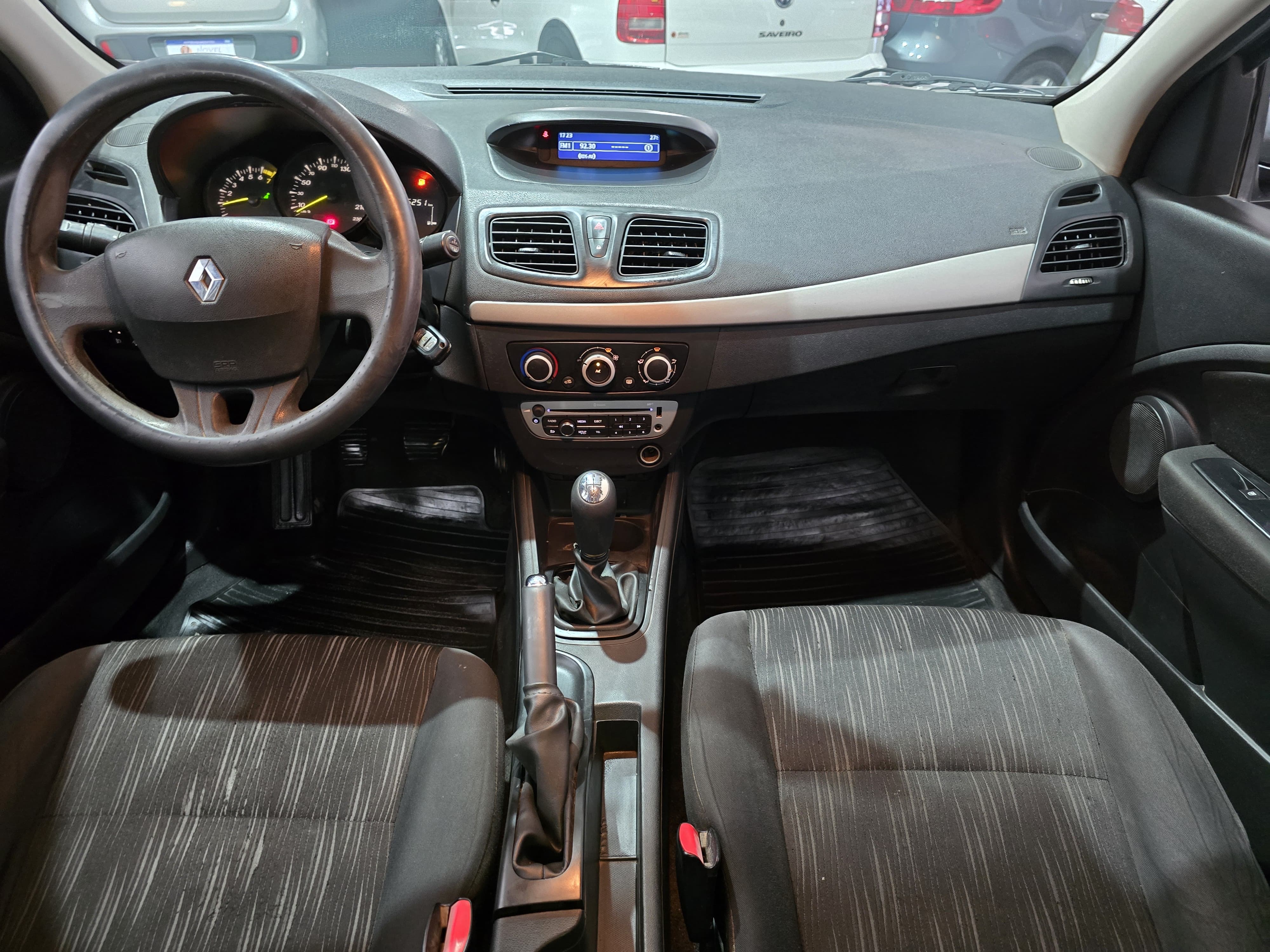Renault Fluence 2015 1.6 16v Confort Plus 8