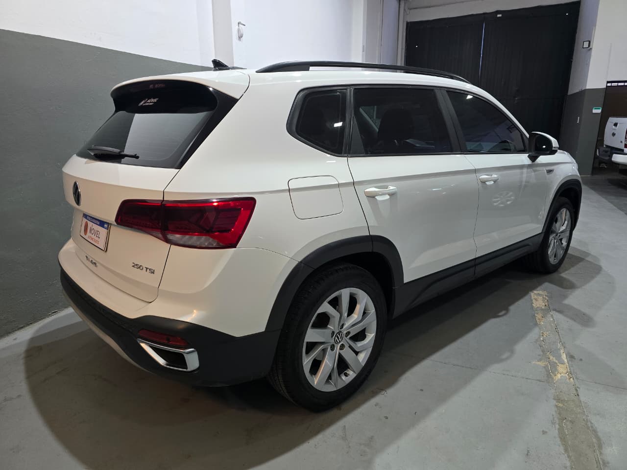 Volkswagen Taos 2021 Comfortline 250TSI AT Automática 4