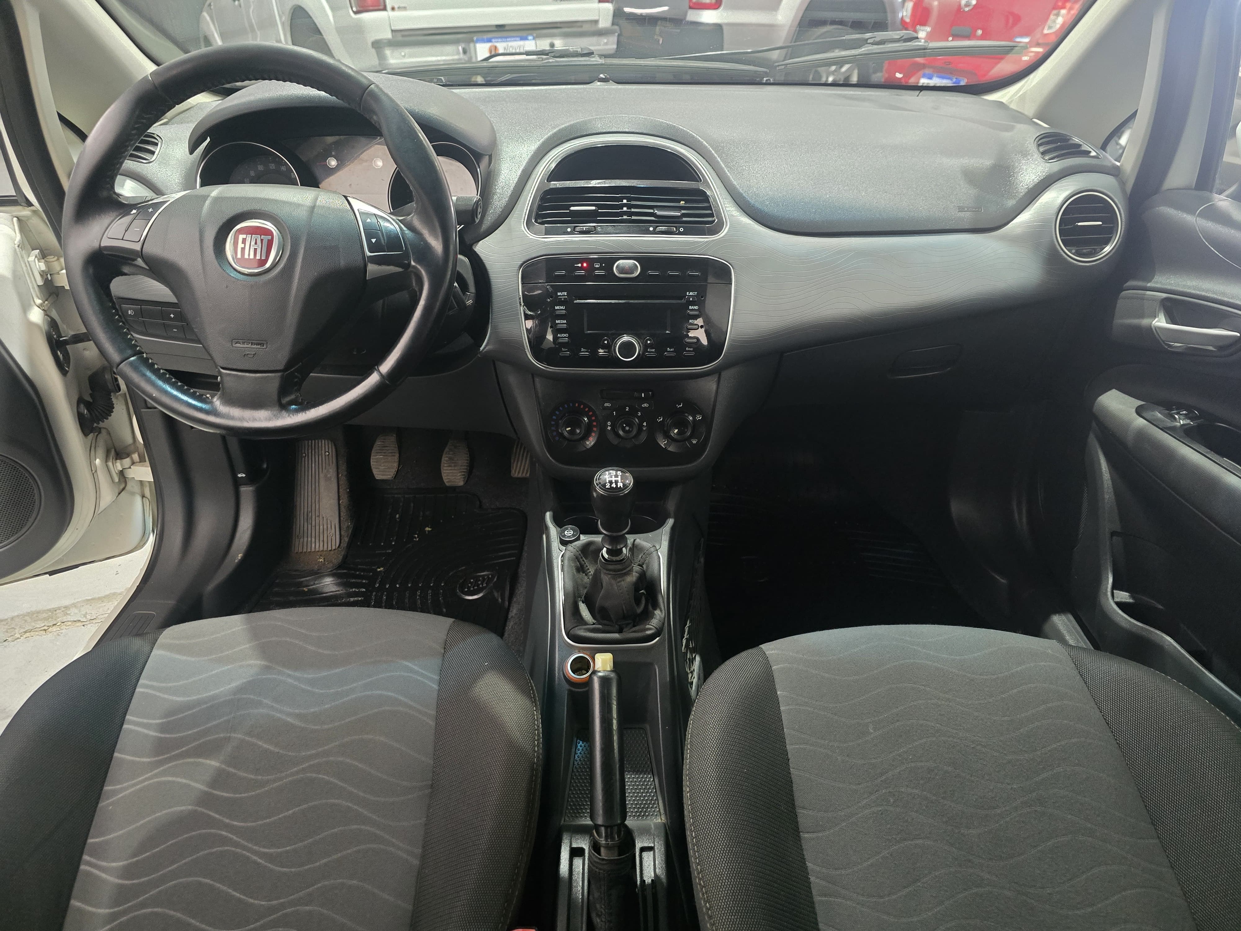 Fiat Punto 2014 Essence 1.6 Manual CON GNC 6