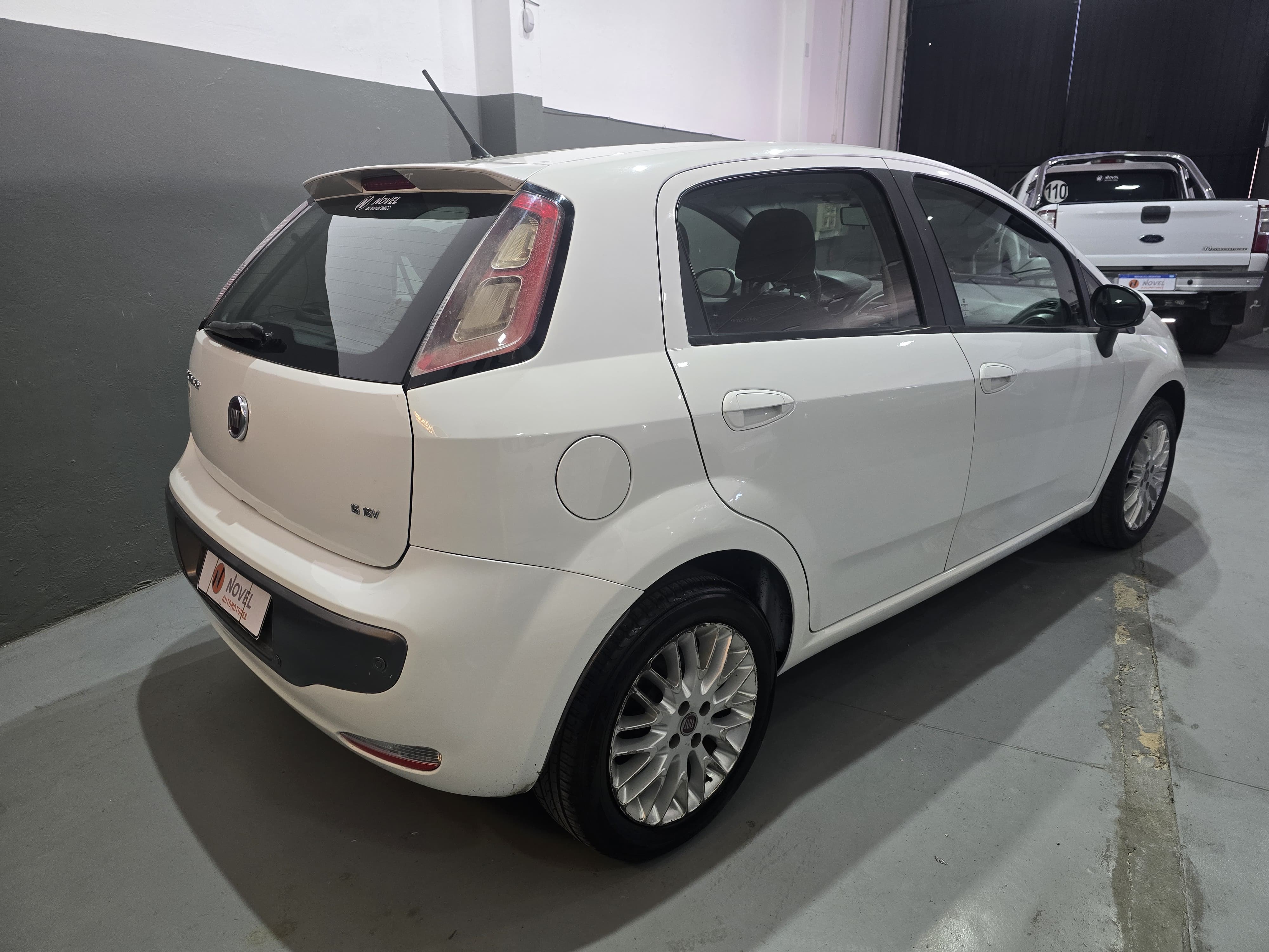 Fiat Punto 2014 Essence 1.6 Manual CON GNC 3