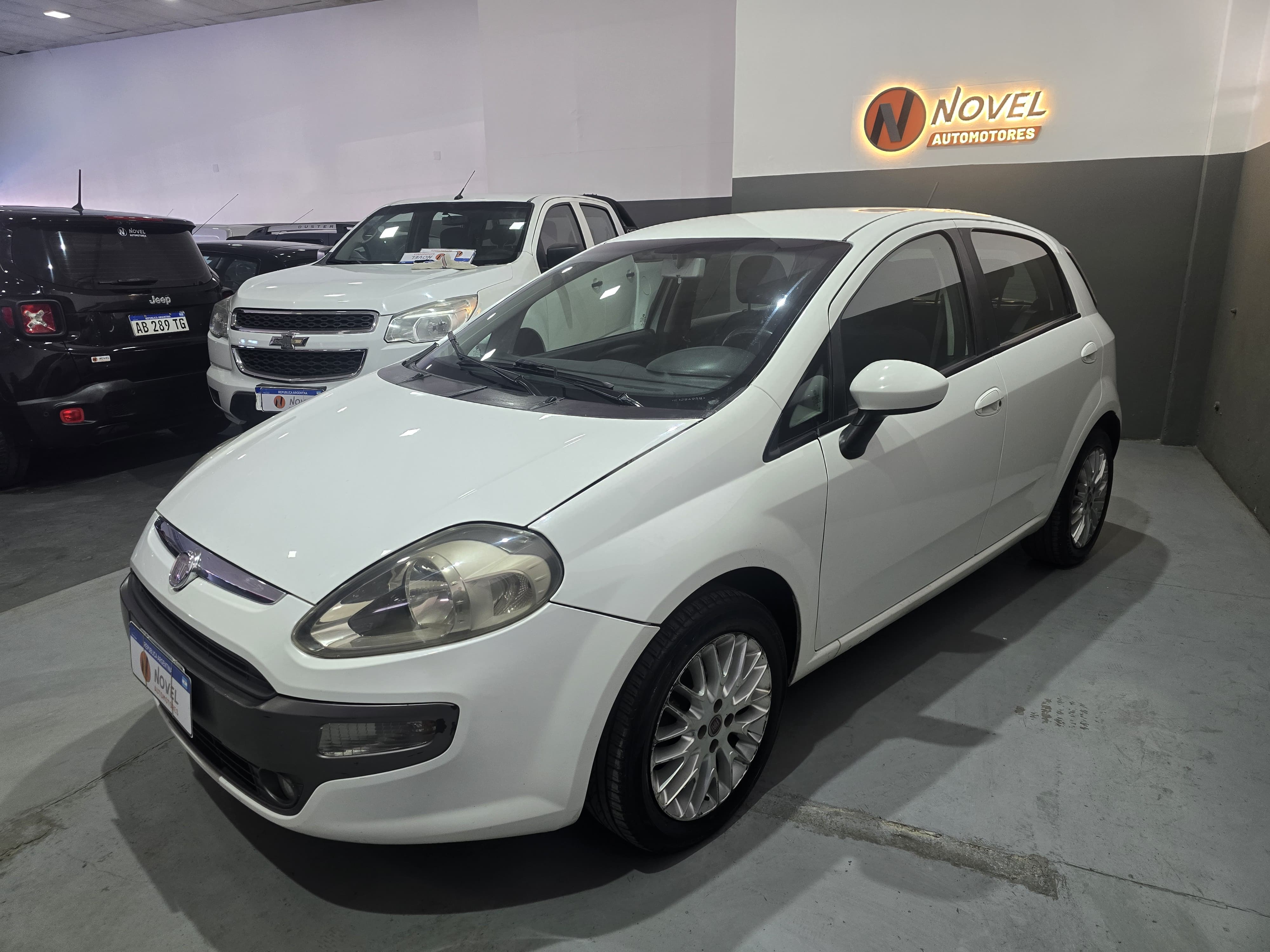 Fiat Punto 2014 Essence 1.6 Manual CON GNC 2