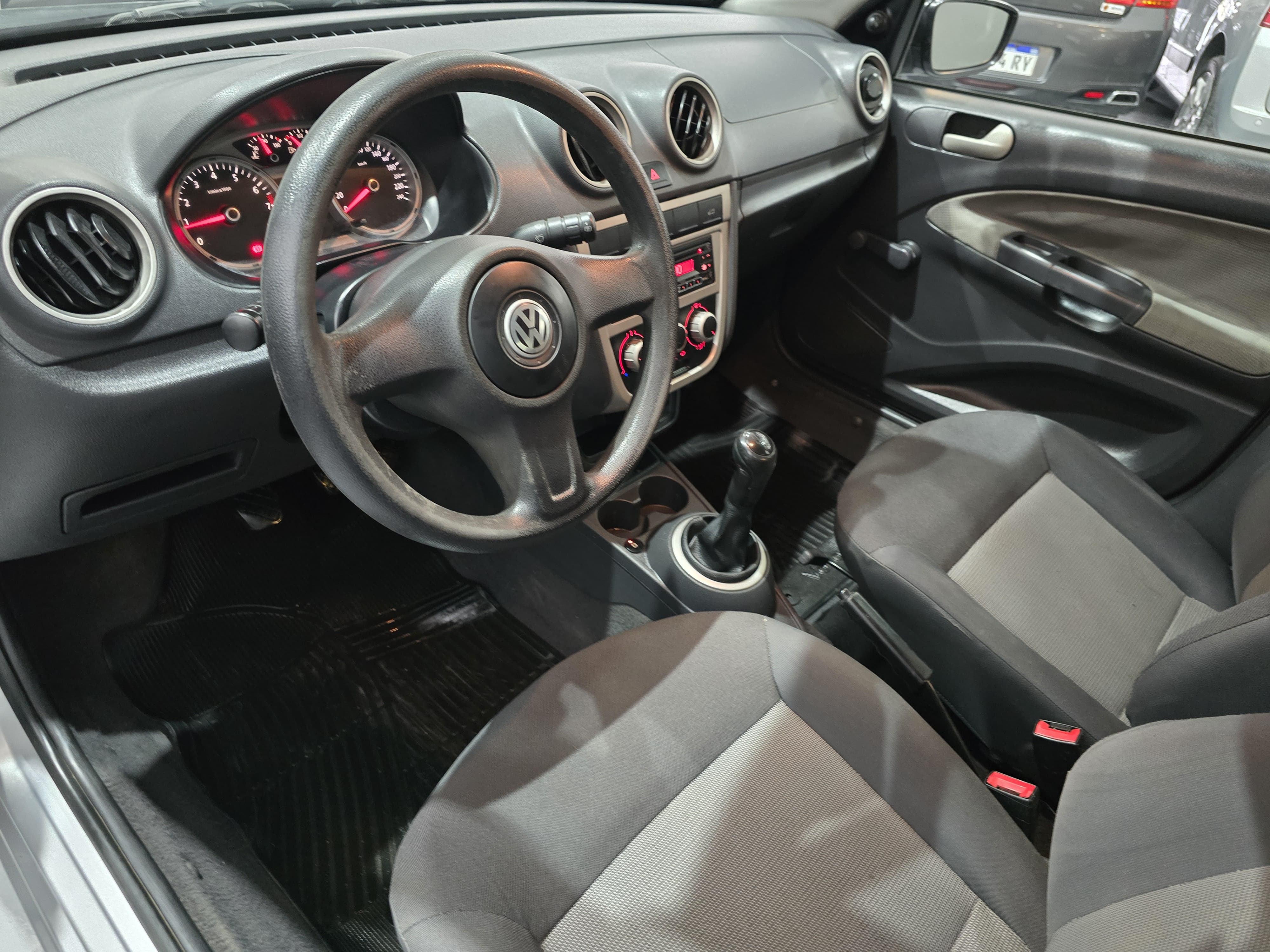 Volkswagen Voyage 2011 1.6 Confortline GNC 7