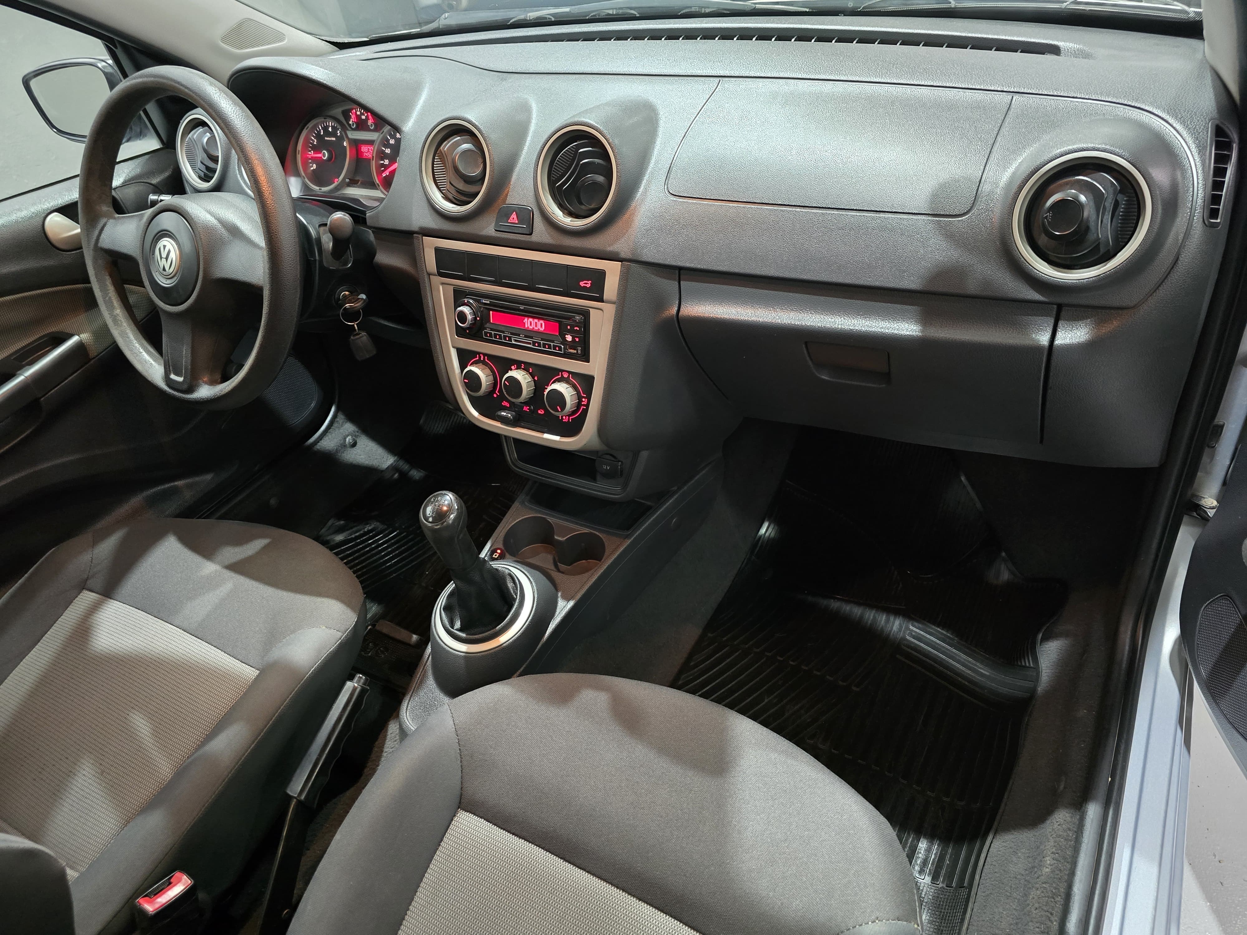 Volkswagen Voyage 2011 1.6 Confortline GNC 9