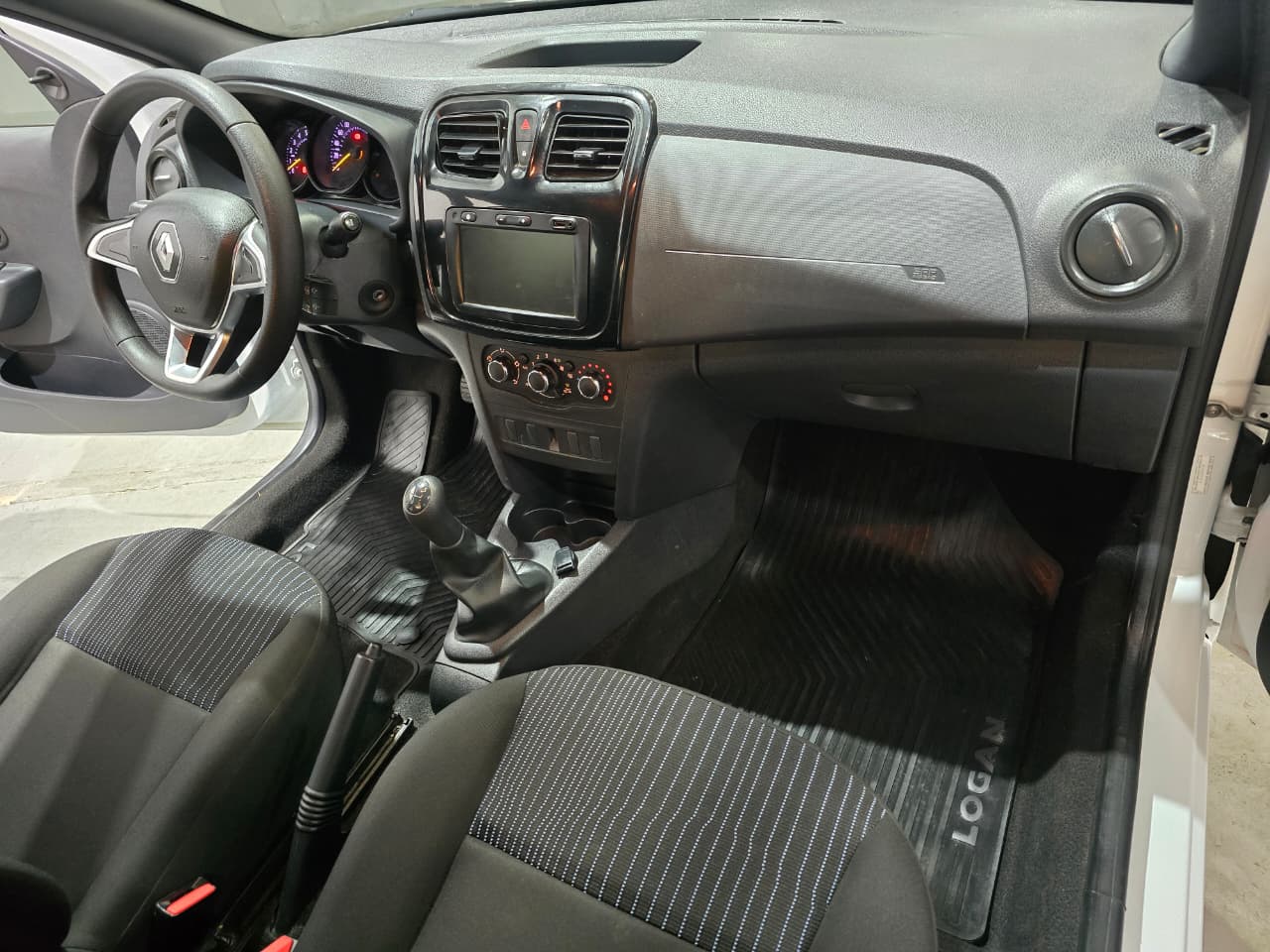 Renault Logan 2024 1.6 Manual 8