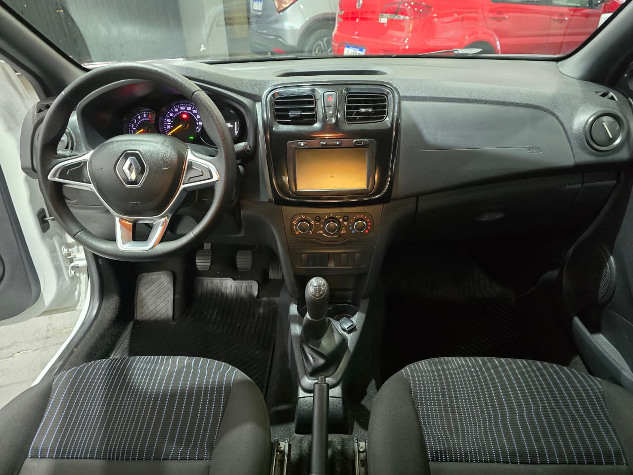 Renault Logan 2024 1.6 Manual 9