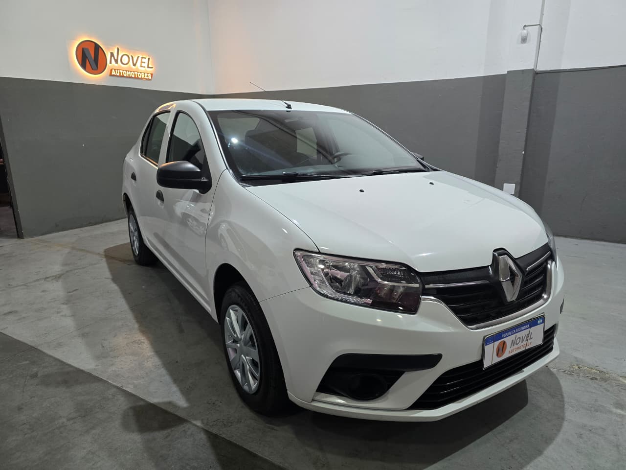 Renault Logan 2024 1.6 Manual 10