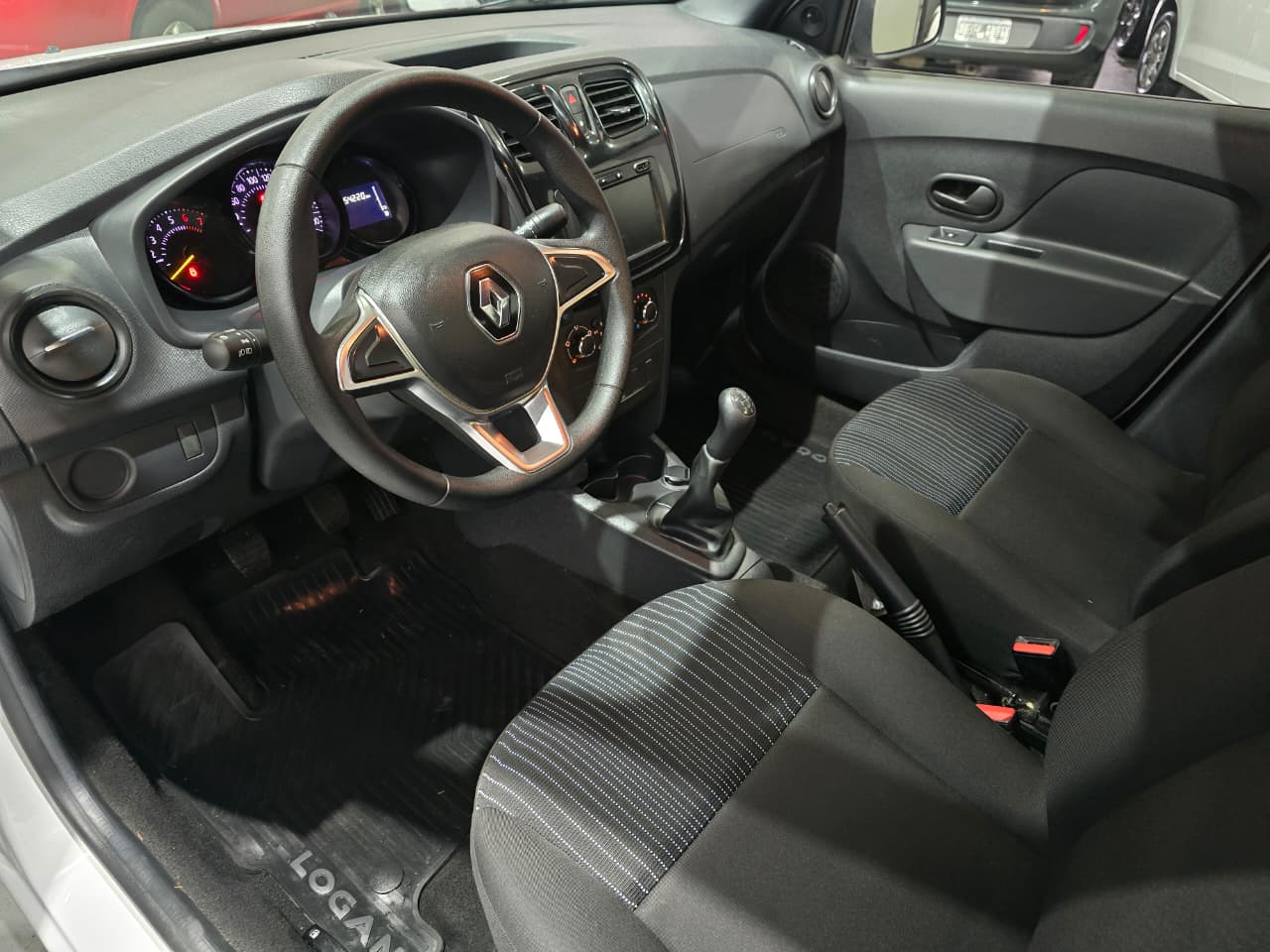 Renault Logan 2024 1.6 Manual 6