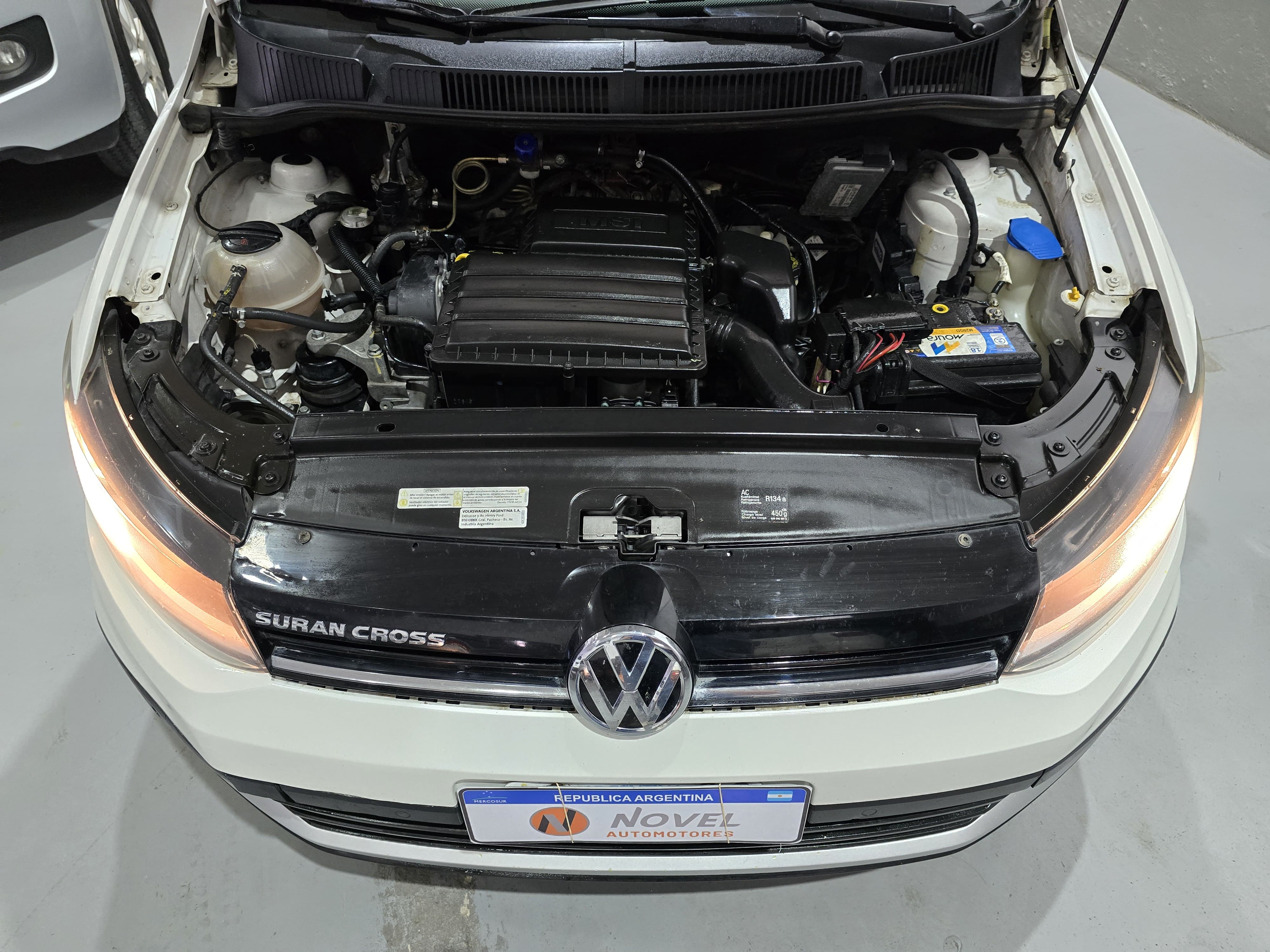Volkswagen Suran Cross 2015 1.6 Highline L/15 Manual 2