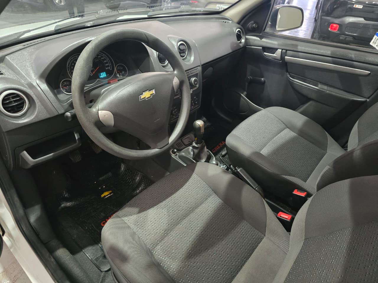 Chevrolet Celta 2014 1.4 Advantage Pack GNC 2