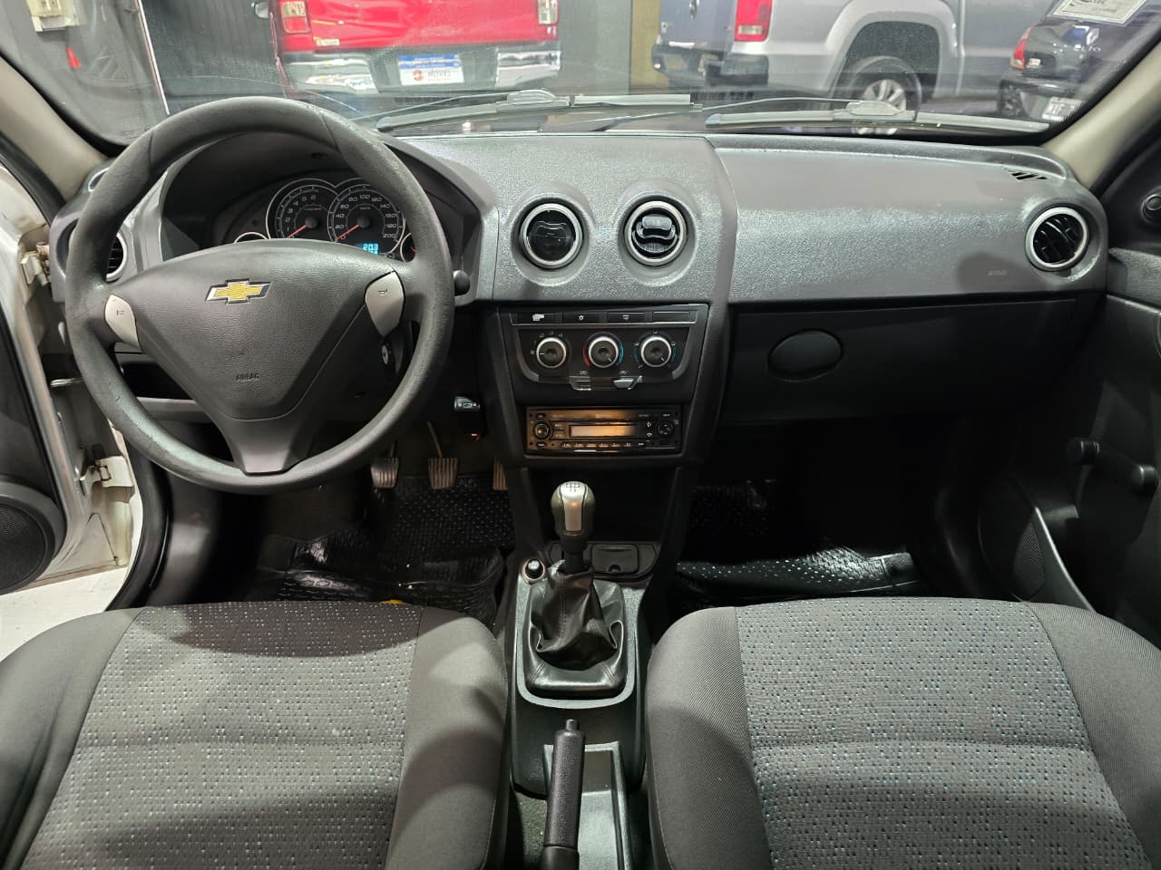 Chevrolet Celta 2014 1.4 Advantage Pack GNC 7