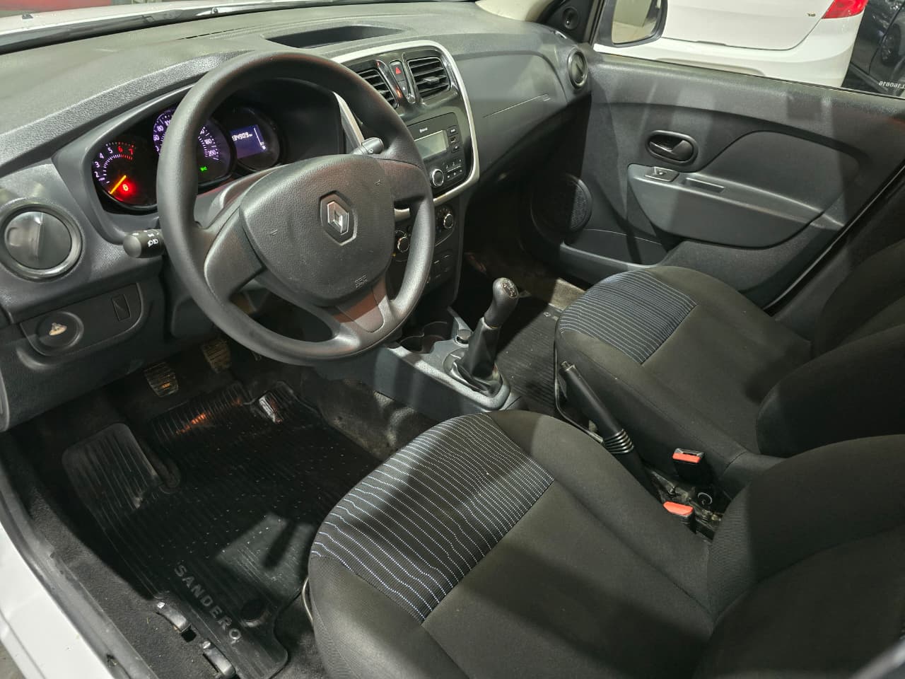 Renault Sandero 2019 Expression 1.6 Manual 5