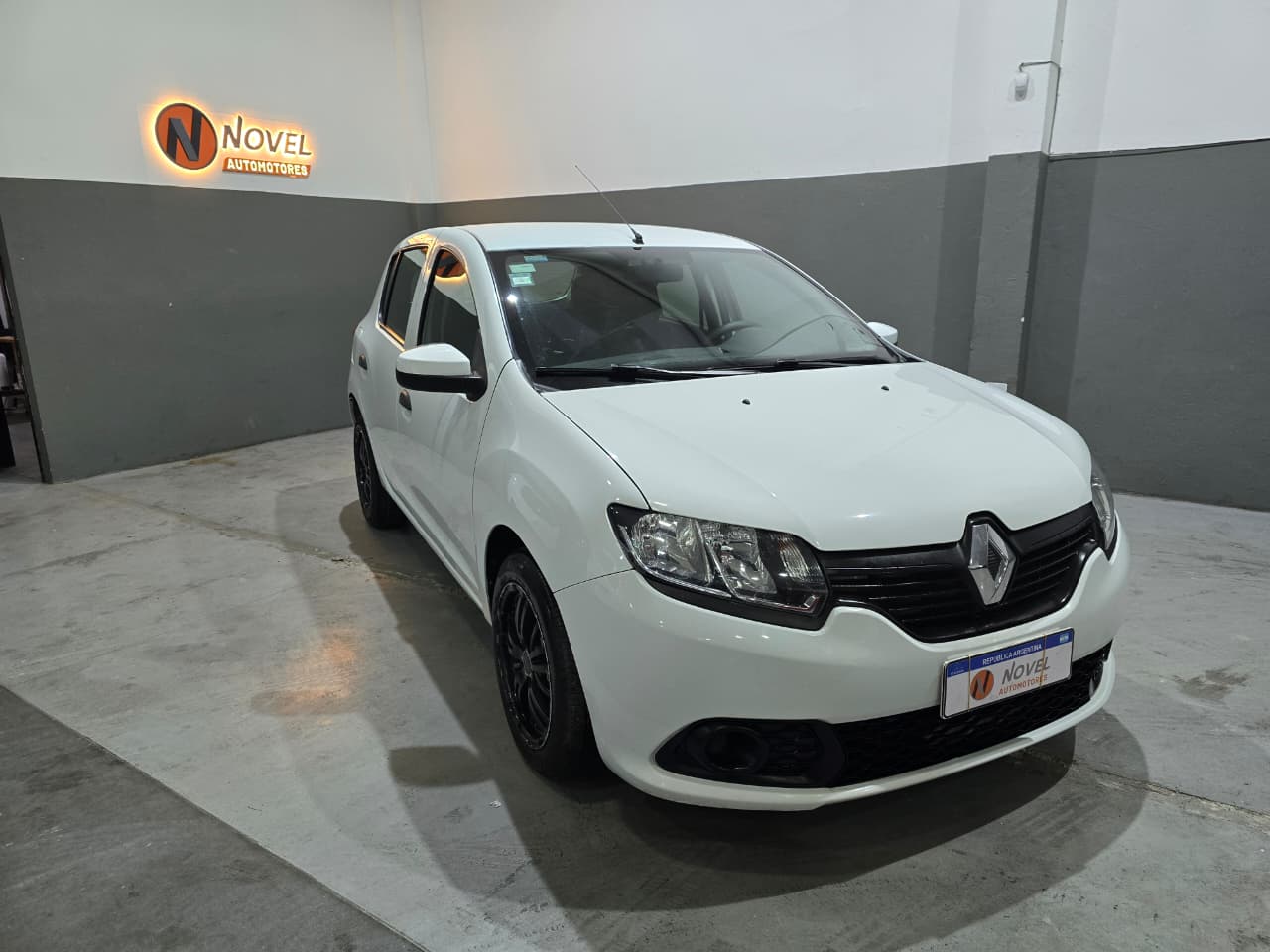 Renault Sandero 2019 Expression 1.6 Manual 1