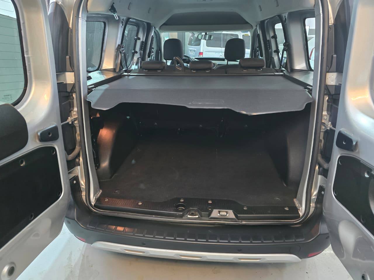 Renault Kangoo II 2024 1.6 Sce Stepway con GNC 5