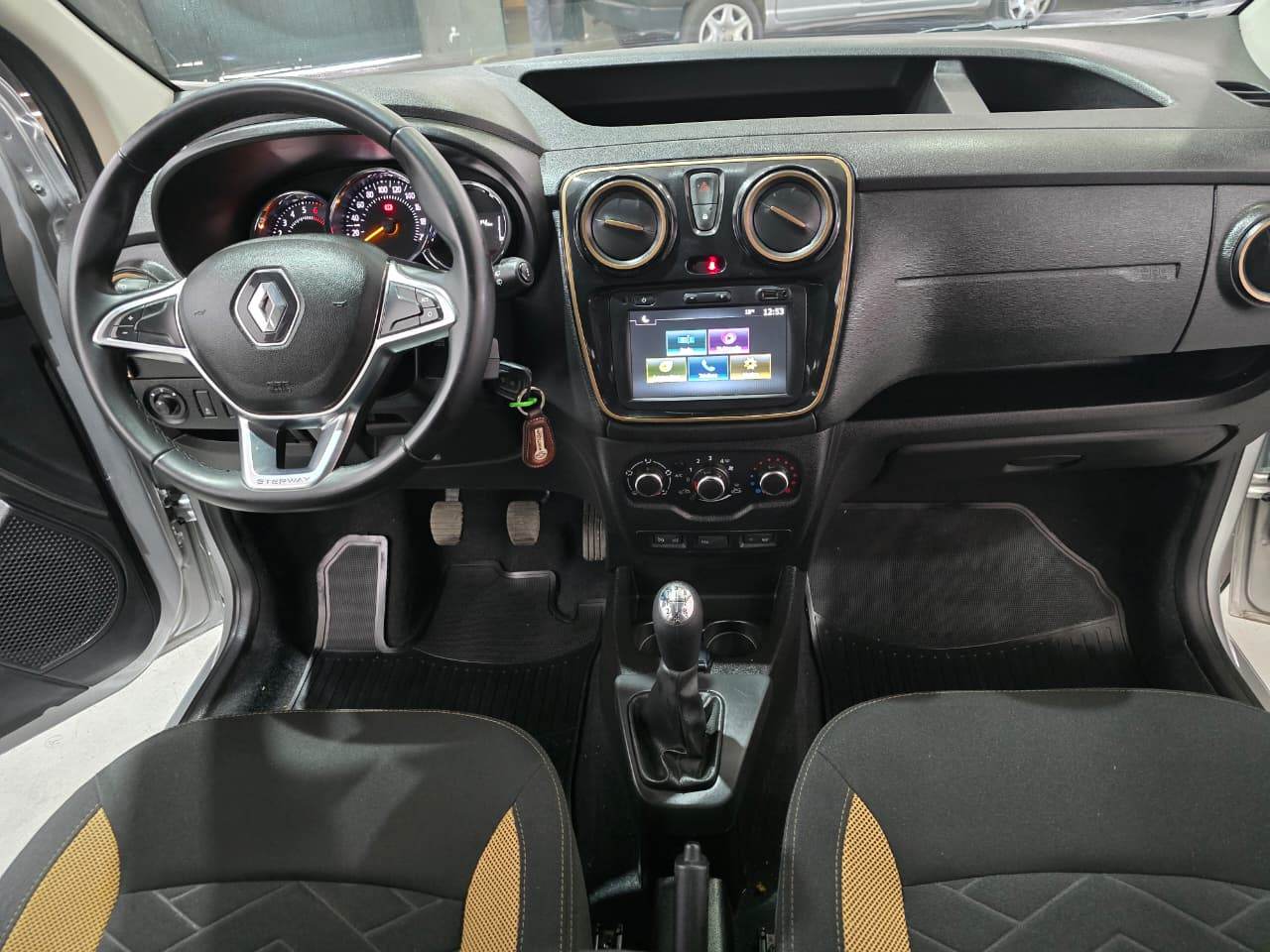Renault Kangoo II 2024 1.6 Sce Stepway con GNC 6