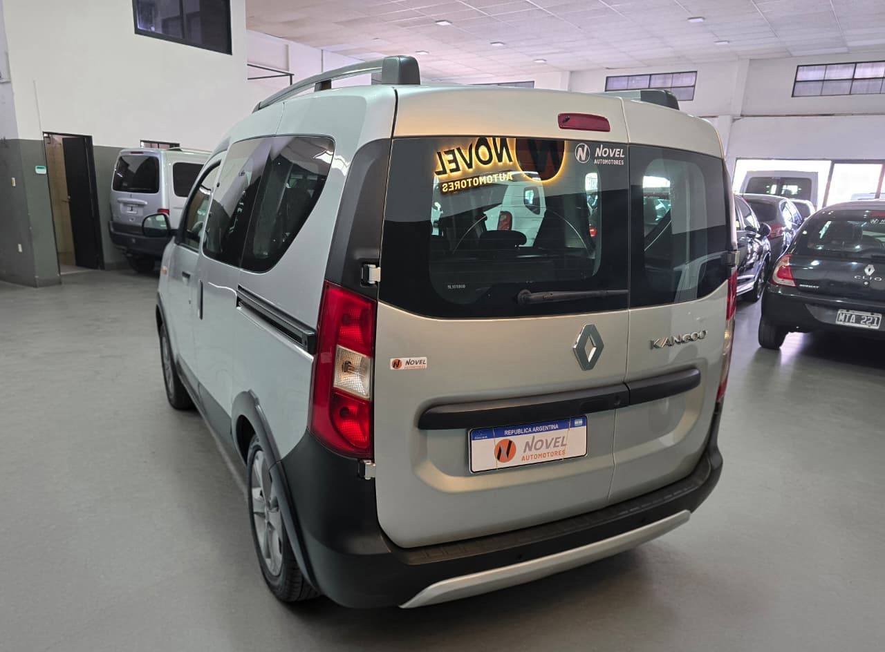 Renault Kangoo II 2024 1.6 Sce Stepway con GNC 4
