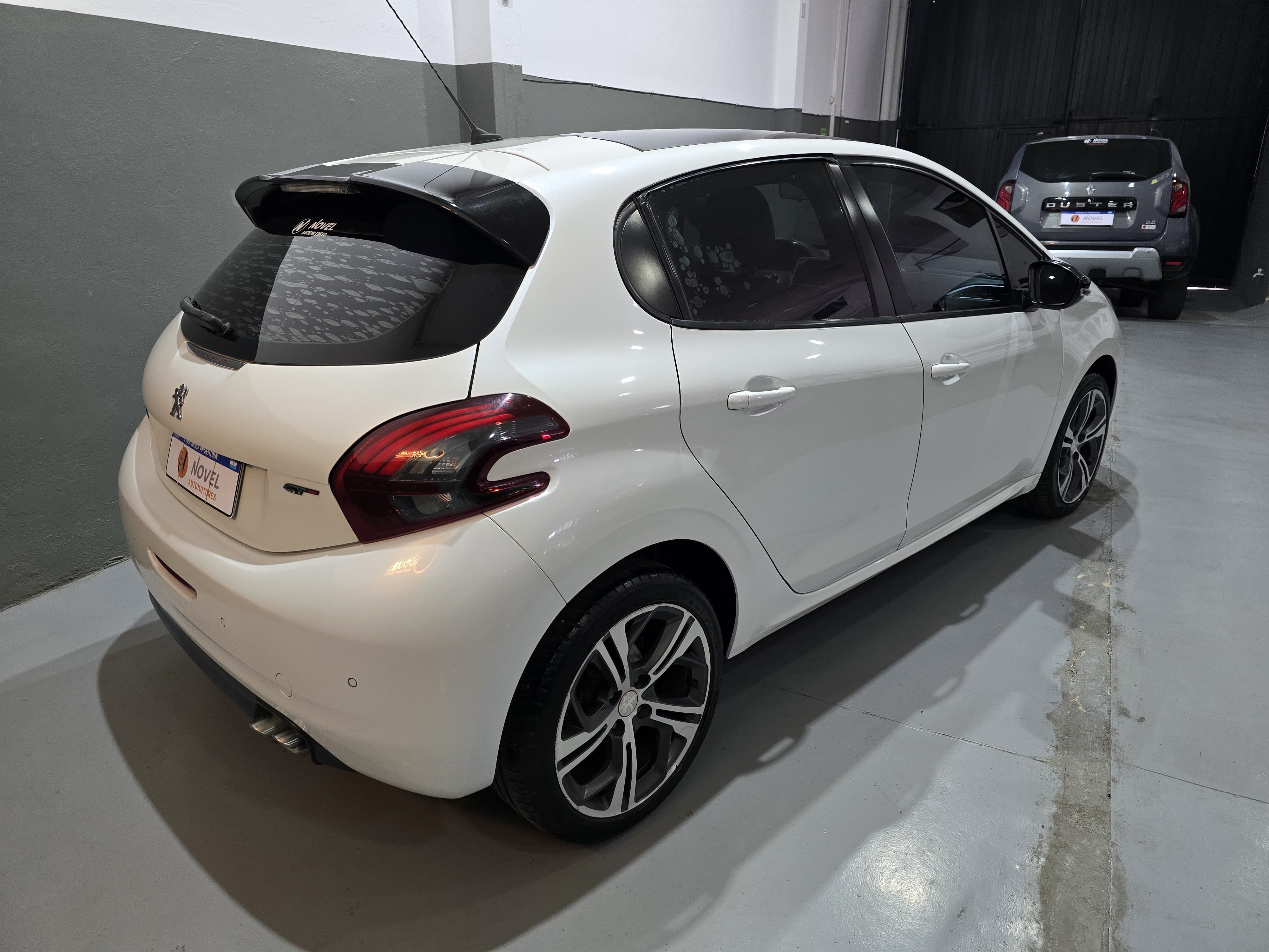 Peugeot 208 2018 1.6 GT Automática 3