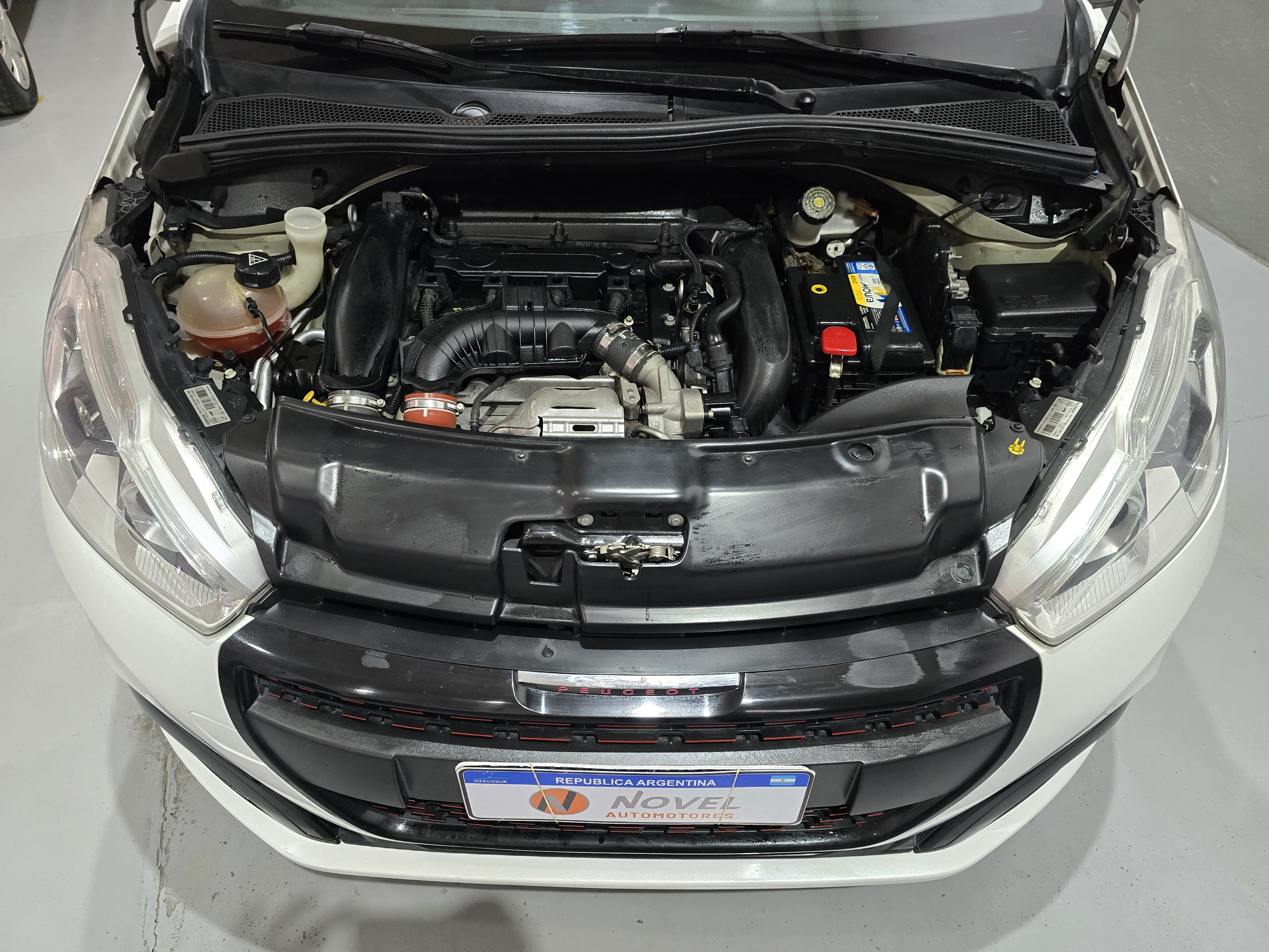 Peugeot 208 2018 1.6 GT Automática 6
