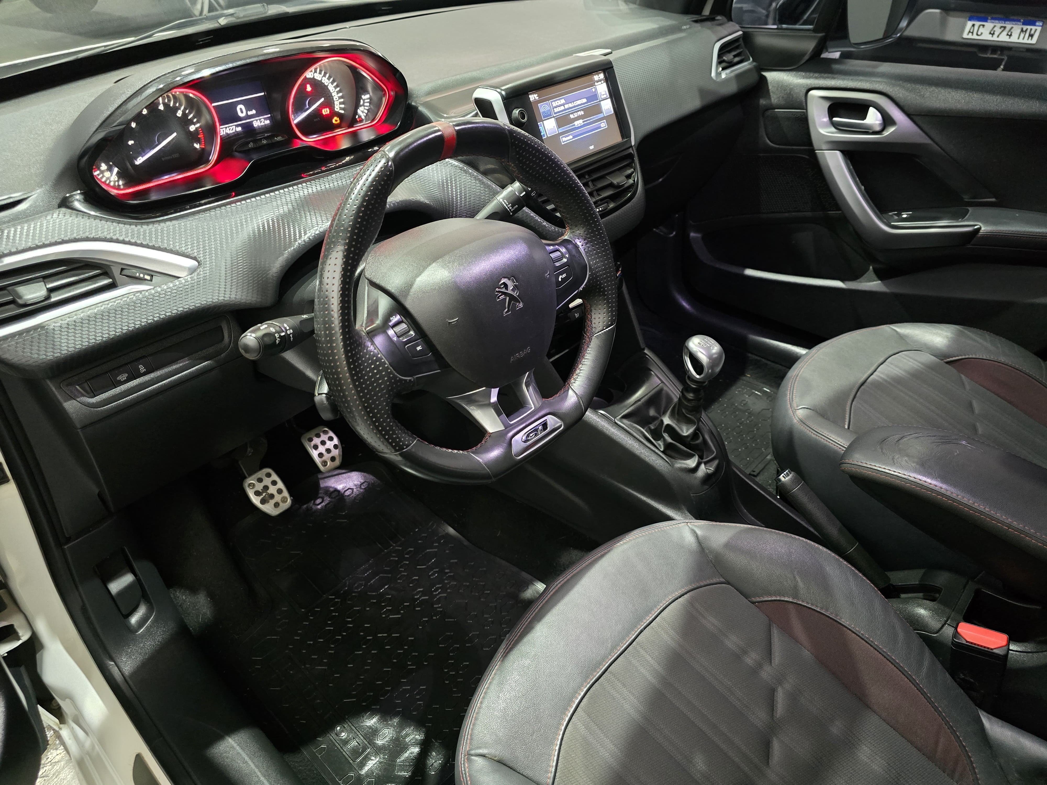 Peugeot 208 2018 1.6 GT Automática 7