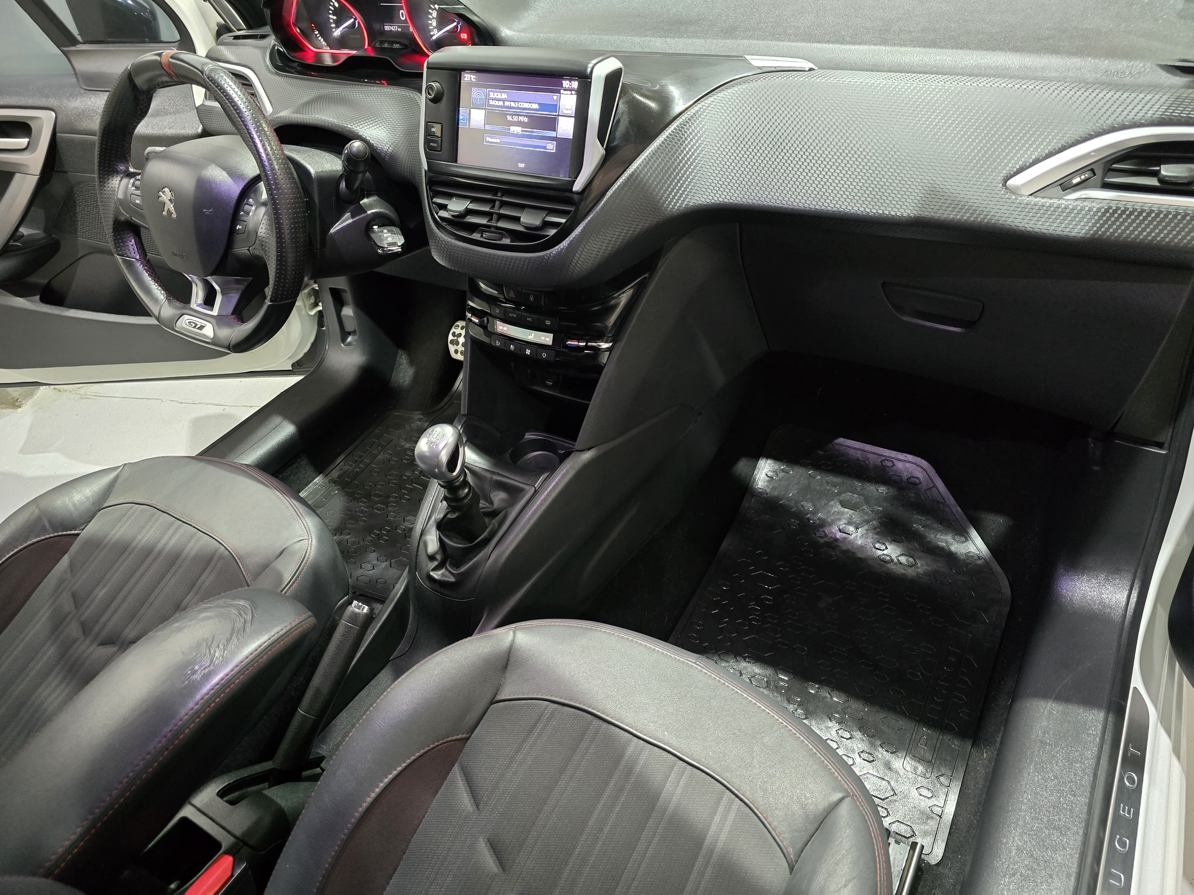 Peugeot 208 2018 1.6 GT Automática 8