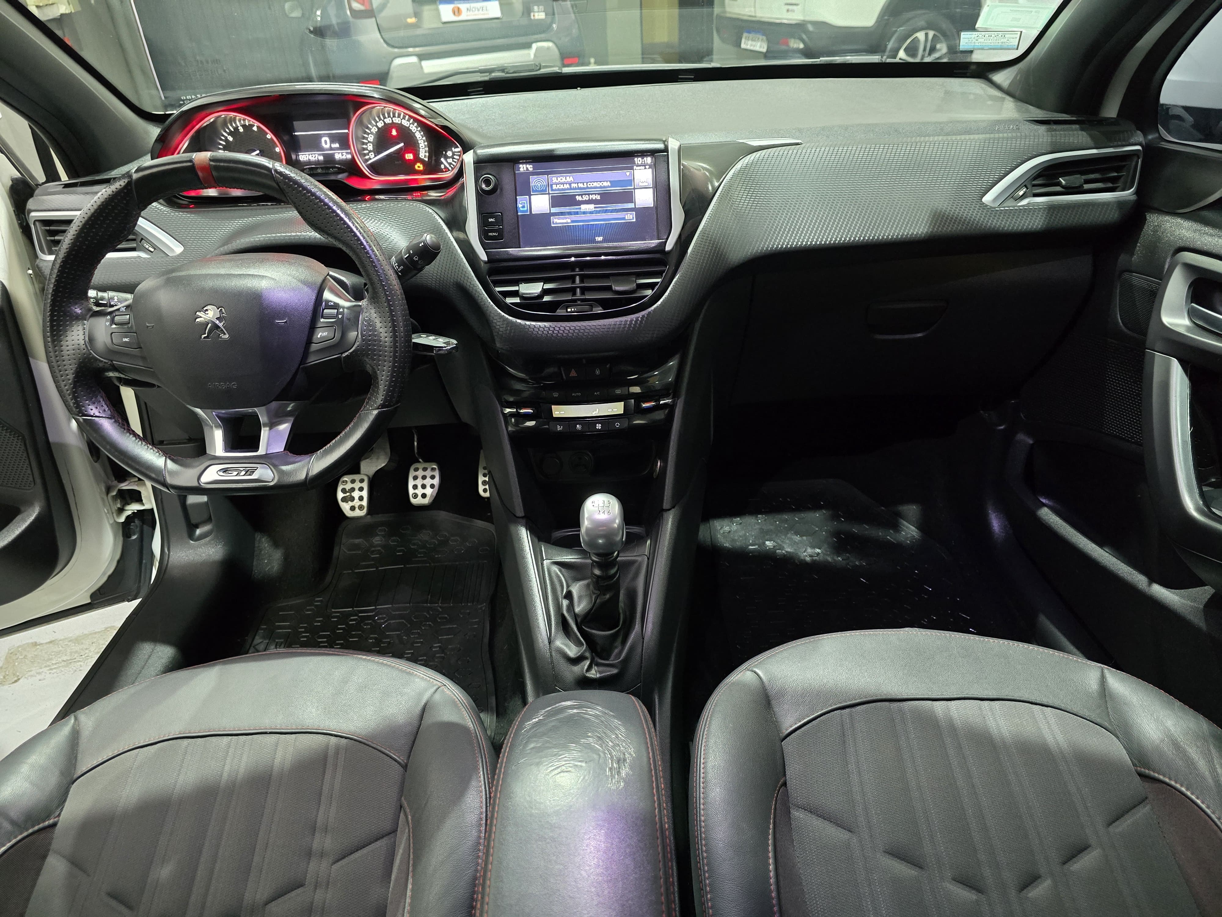 Peugeot 208 2018 1.6 GT Automática 9