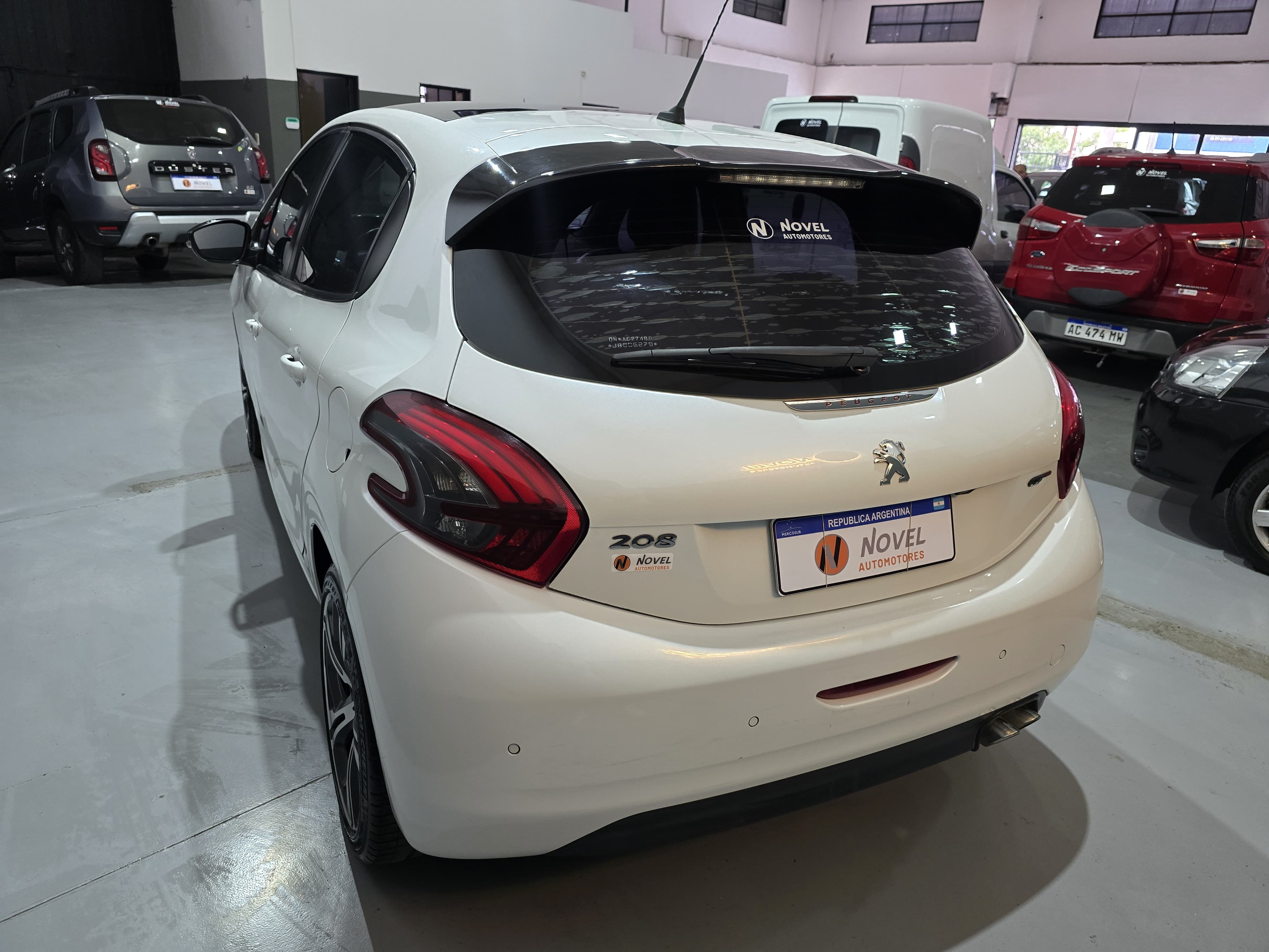 Peugeot 208 2018 1.6 GT Automática 4