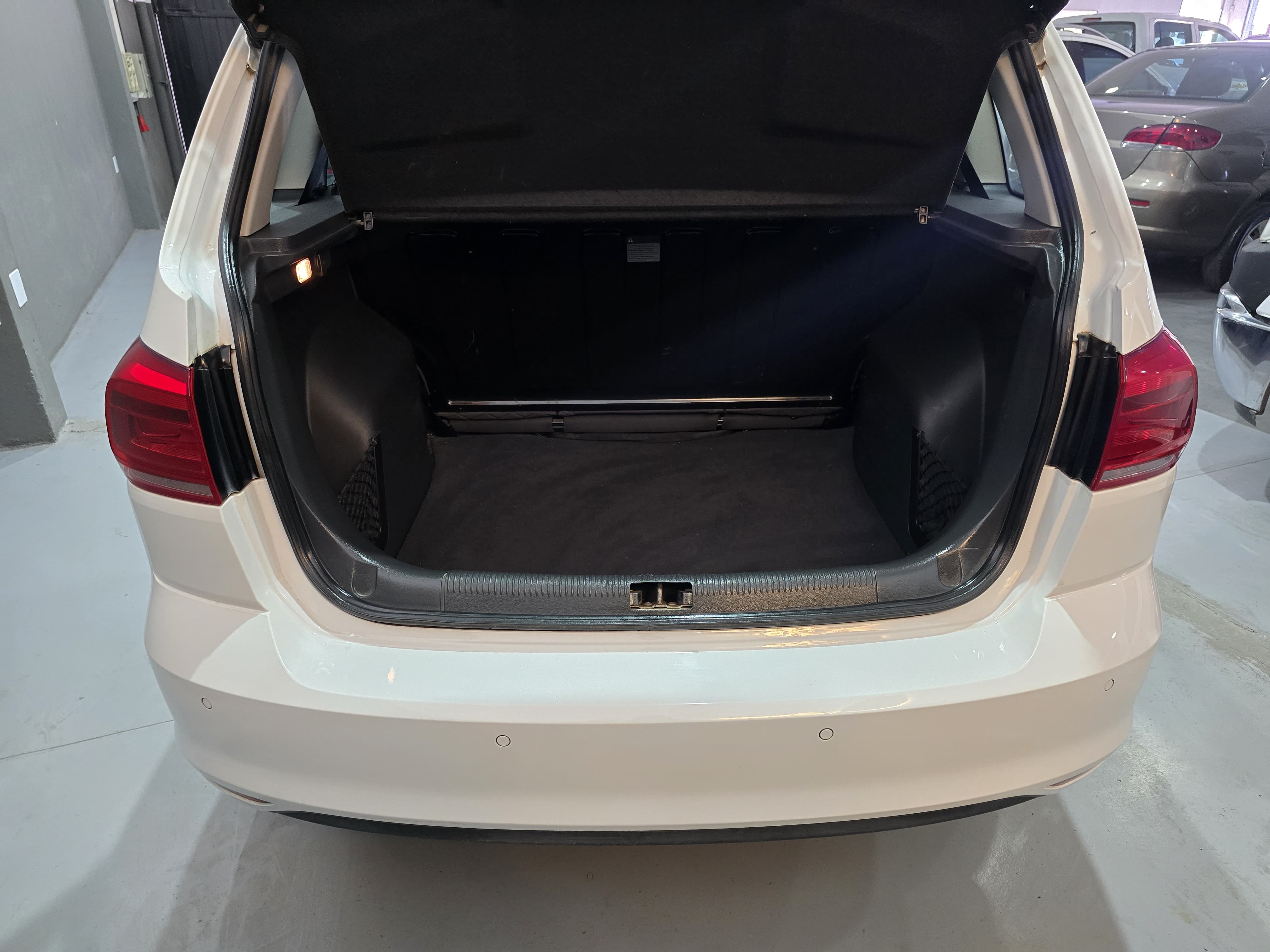 Volkswagen Suran 2017 1.6 Highline Manual 6